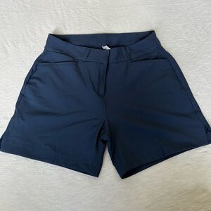 𝅺WOMEN'S Adidas golf shorts Size 8